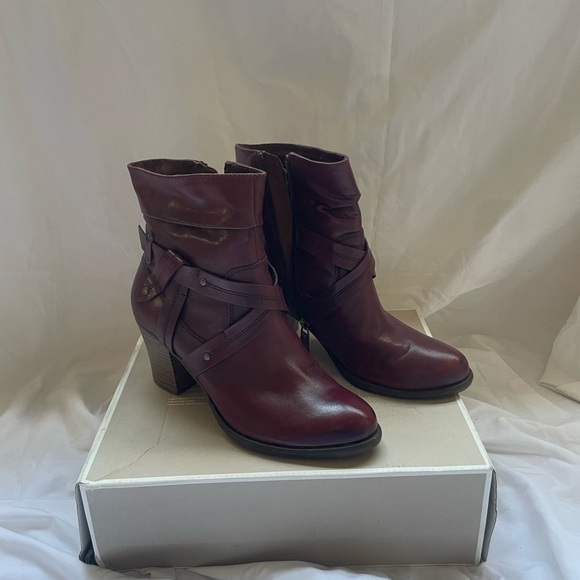 Ankle Booties with Vintage Charm and western flare - Picture 1 of 9